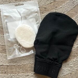 Black Exfoliating Mitt and White Sponge Set